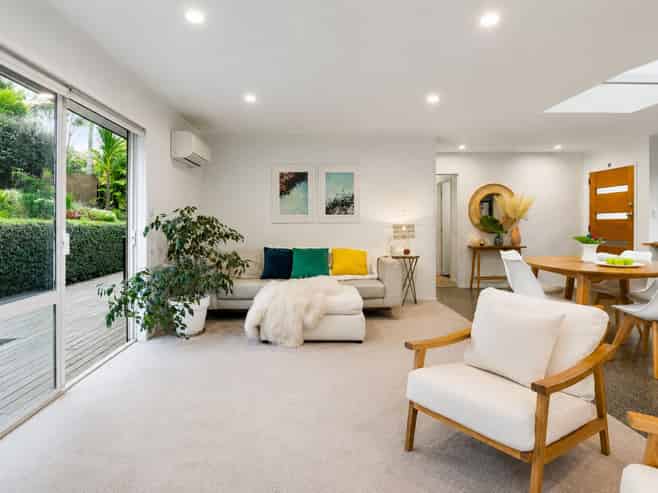 2/14 Surville Place, Mairangi Bay