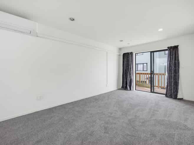 9/11 Gordon Place, Newtown