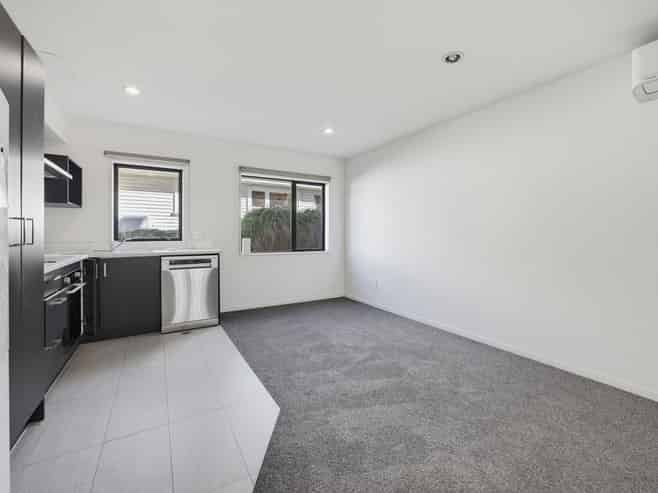 9/11 Gordon Place, Newtown