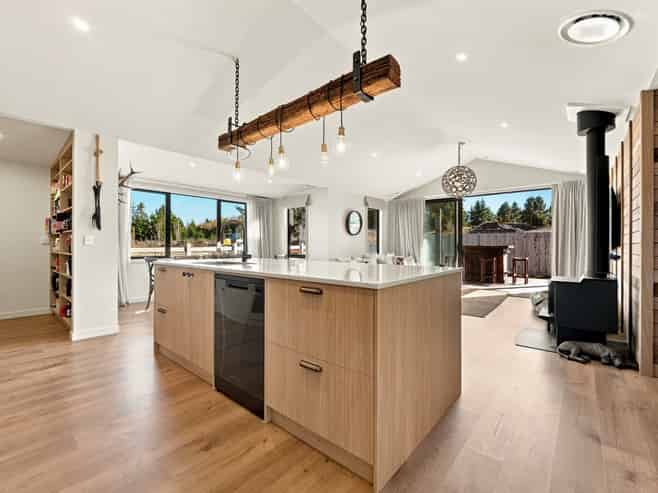 1 Moonstone Street, Wanaka