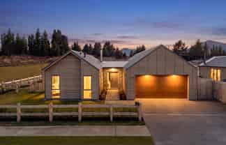 1 Moonstone Street, Wanaka