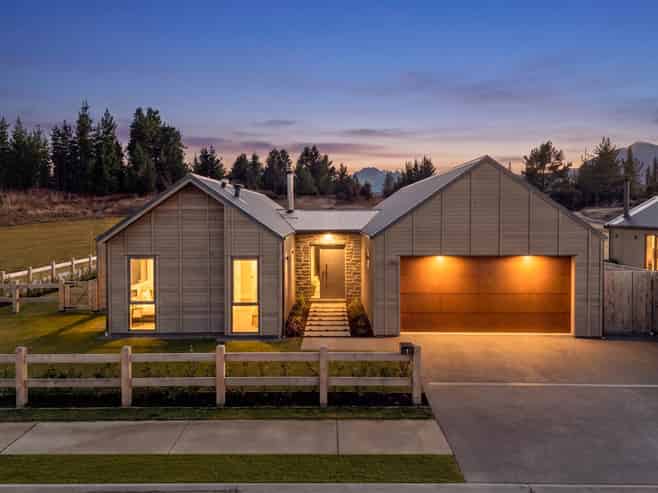 1 Moonstone Street, Wanaka