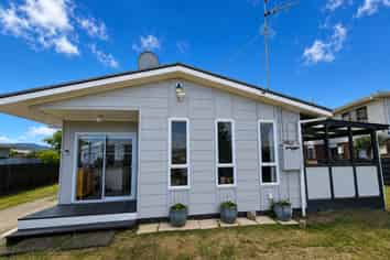 51 Olive Terrace, Paraparaumu Beach