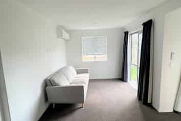 31 Sandleigh Road (Room D), Hamilton Lake