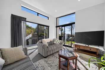 209 Estuary Road, South New Brighton