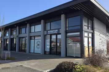 Unrivalled highway exposure -72.84m2
