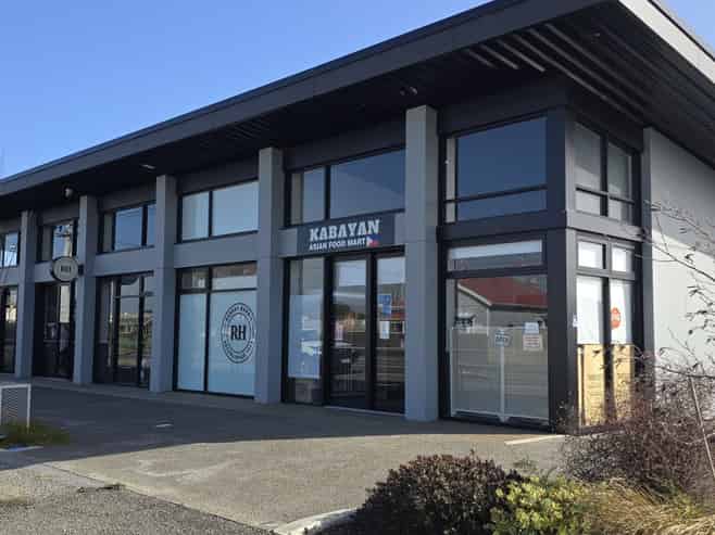 Unrivalled highway exposure -72.84m2