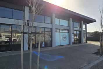 Unrivalled highway exposure -72.84m2