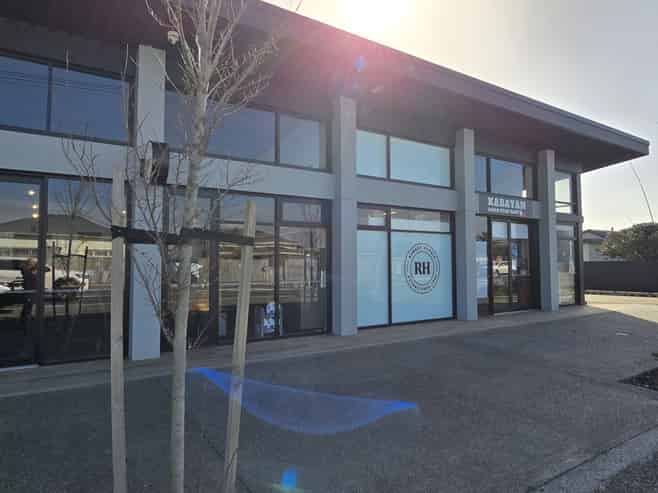 Unrivalled highway exposure -72.84m2