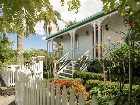 707 Sealey Street, Thames