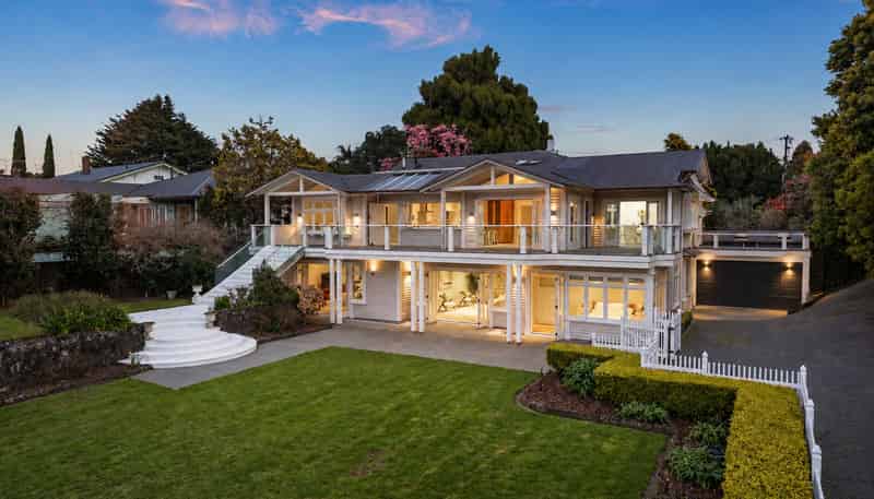 46 Lloyd Avenue, Mount Albert