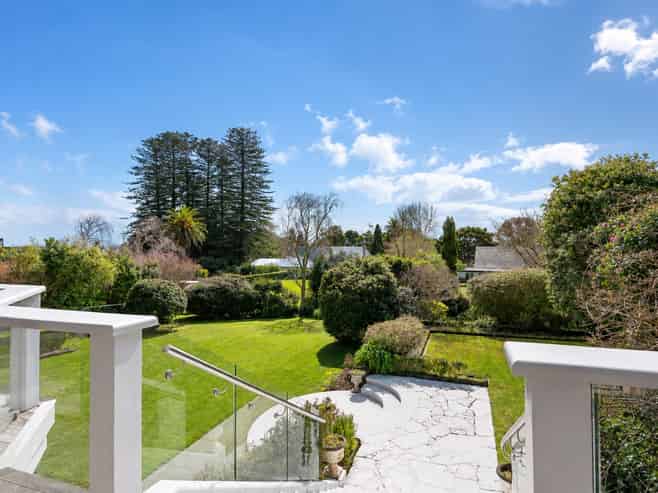 46 Lloyd Avenue, Mount Albert