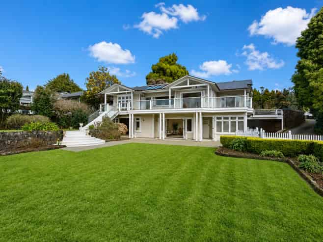 46 Lloyd Avenue, Mount Albert
