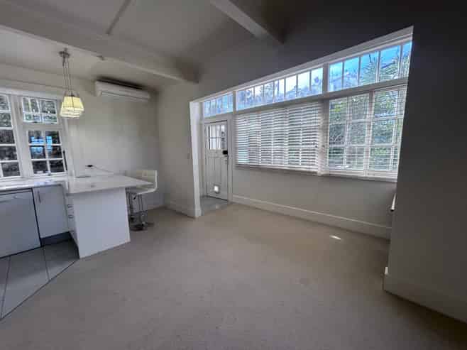 145 Kelburn Parade, Kelburn