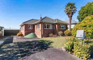 52 Bollard Avenue, New Windsor