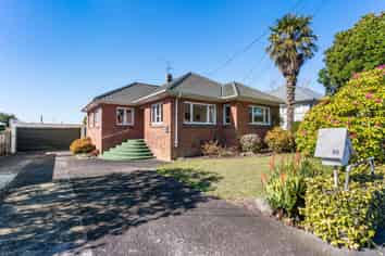 52 Bollard Avenue, New Windsor