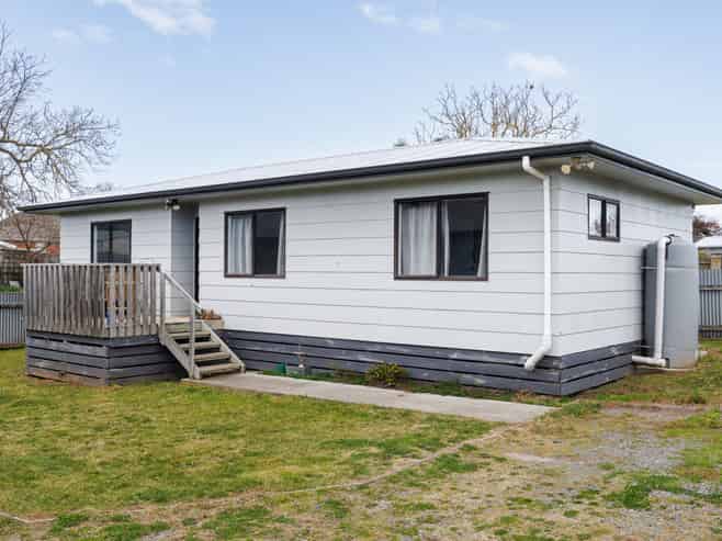 1222A Cunningham Crescent, Mayfair
