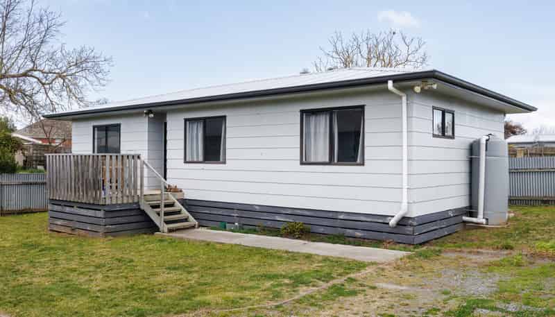 1222A Cunningham Crescent, Mayfair