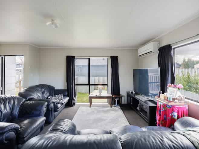 1222A Cunningham Crescent, Mayfair