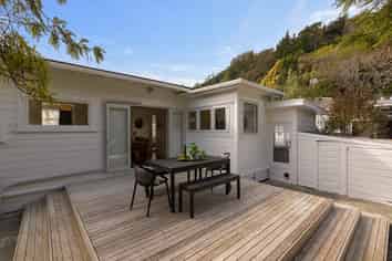 70 Weka Street, The Wood