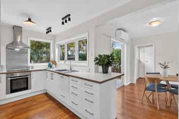 70 Weka Street, The Wood
