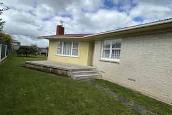 18 Deanwell Avenue, Deanwell