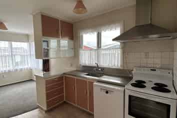 18 Deanwell Avenue, Deanwell