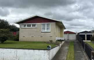 18 Deanwell Avenue, Deanwell