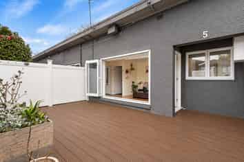 5/6 Cleary Road, Panmure