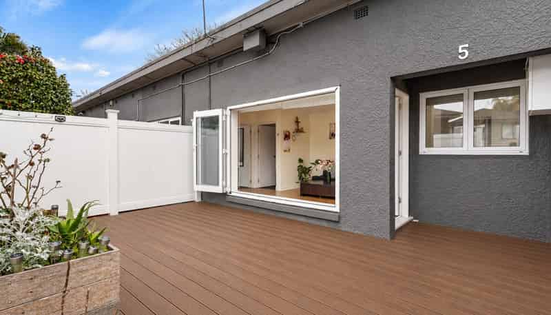 5/6 Cleary Road, Panmure