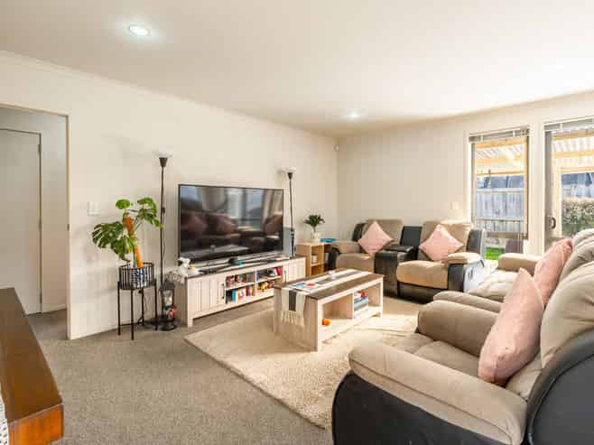 38 Riverholm Drive, Mangakakahi