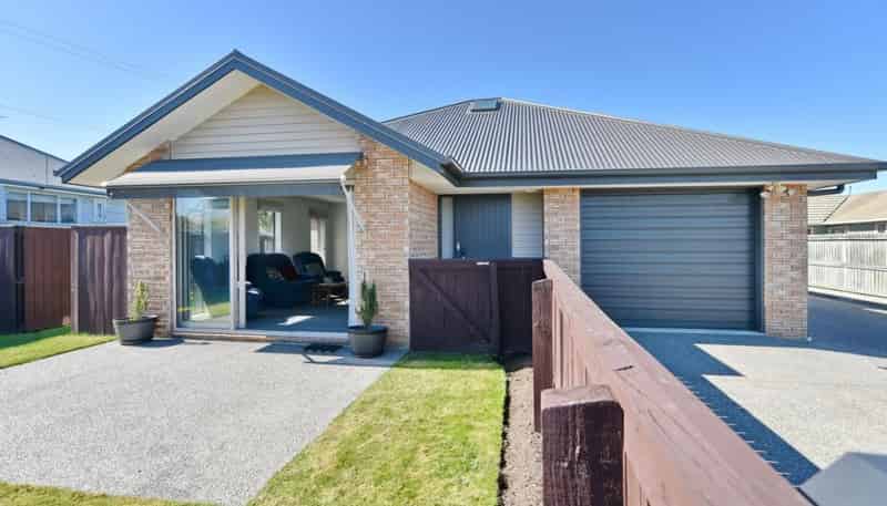 1/44 Burwood Road, Burwood