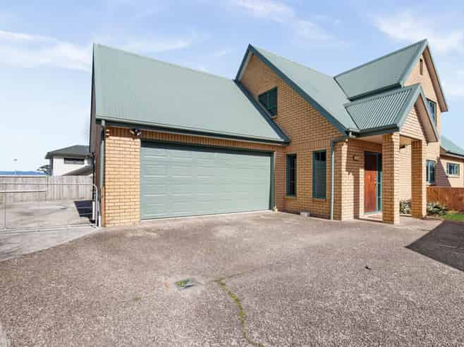73A Brymer Road, Grandview Heights