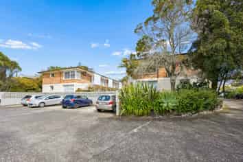 2/145 Bassett Road, Remuera
