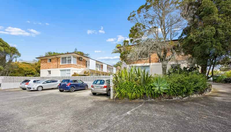 2/145 Bassett Road, Remuera