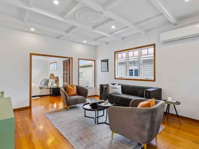 90 Huia Road, Point Chevalier