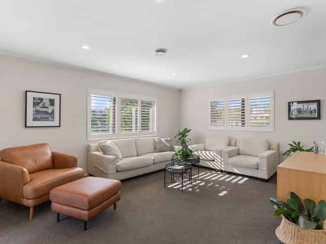 11 Leicester Parade, Somerville