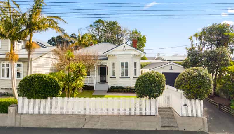 144 Queen Street, Northcote Point