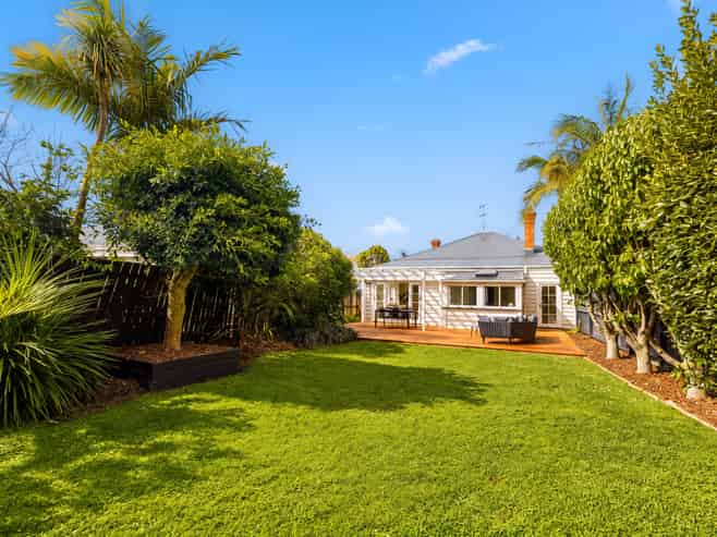 144 Queen Street, Northcote Point