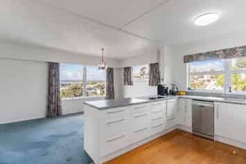 1/4 Elizabeth Place, Mairangi Bay