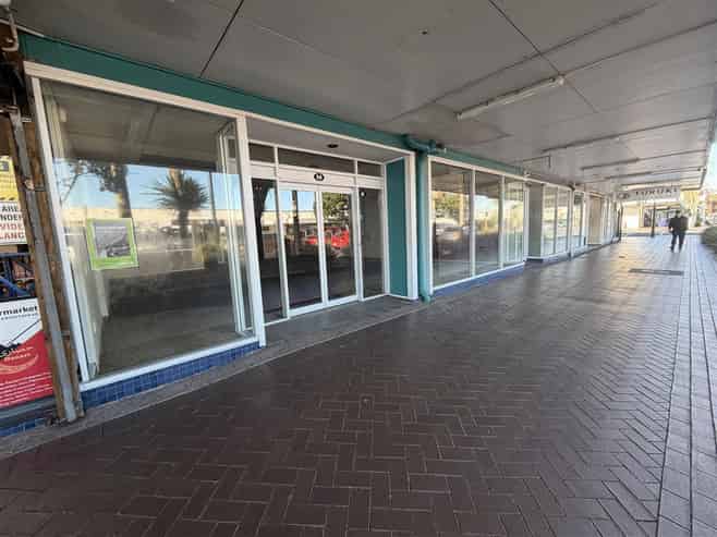 Prominent Town Centre Retail with Carparking