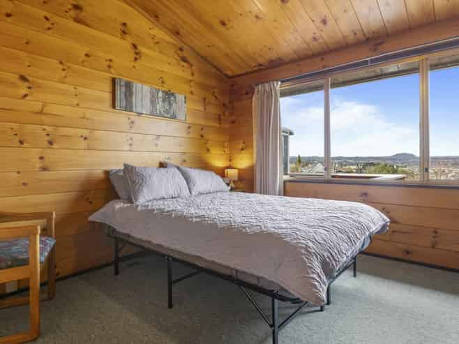 30 Olive Avenue, Nukuhau