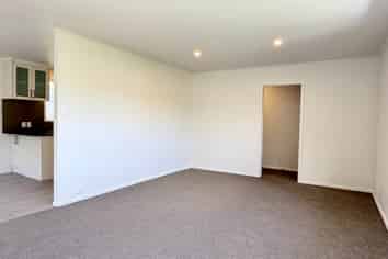 1/25 Regency Place, Sunnynook