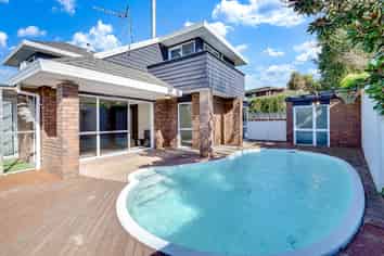 8 Burn-Murdoch Street, Saint Andrews