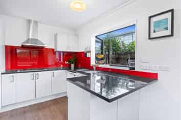 11b Kennedy Avenue, Forrest Hill