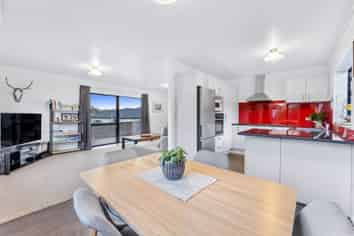 11b Kennedy Avenue, Forrest Hill