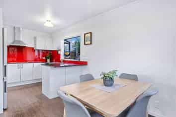 11b Kennedy Avenue, Forrest Hill