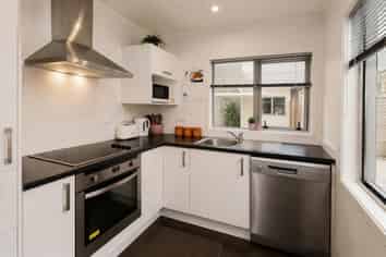 14B Charlemont Street, Whitiora