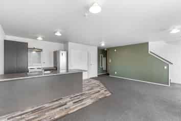 1a/10 Corban Avenue, Henderson
