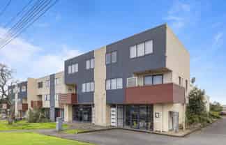 1a/10 Corban Avenue, Henderson